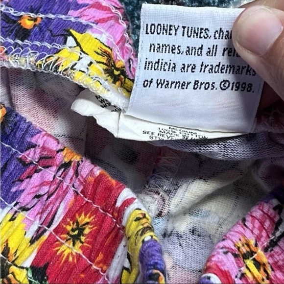 Vtg 90s Looney Tunes Floral Shorts Sz M (photos) Sylvester Tweety Warner Bros EC - Picture 13 of 13
